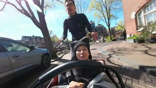 Grandma-bakfiets-small.mp4